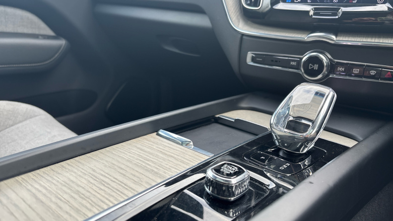 Volvo XC60 2.0 T8 [455] RC PHEV Ultimate Dark 5dr AWD Gtron Estate